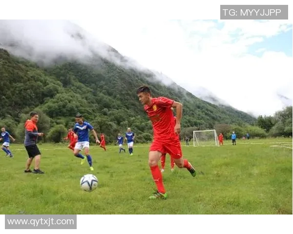 尚州尚与城南一的激烈对决展现足球魅力与团队精神的巅峰对抗 尚州尚与城南一的激烈对决展现足球魅力与团队精神的巅峰对抗